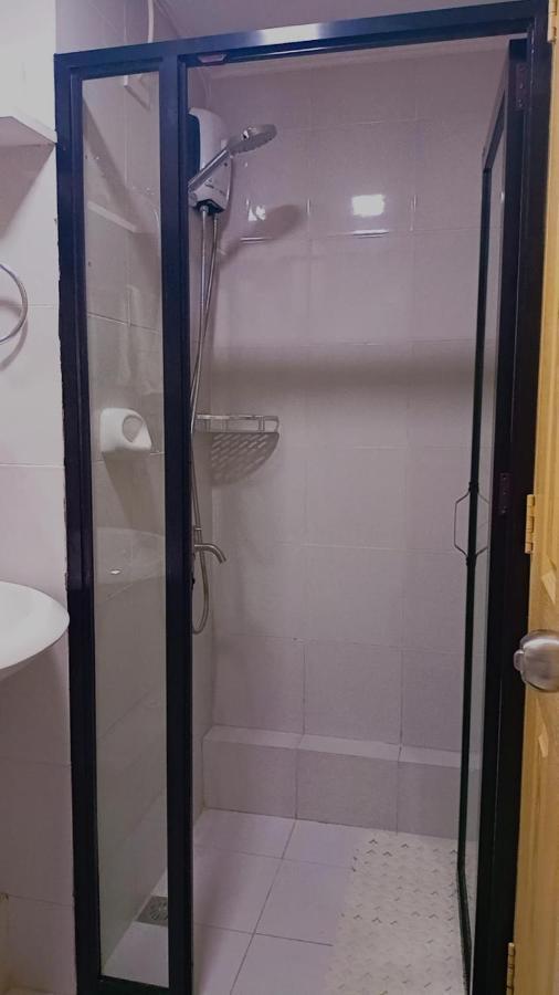 One Spatial Two Bedroom Condominium Unit With Pool And Gym Free Netflix And Wifi Iloilo City Exterior foto